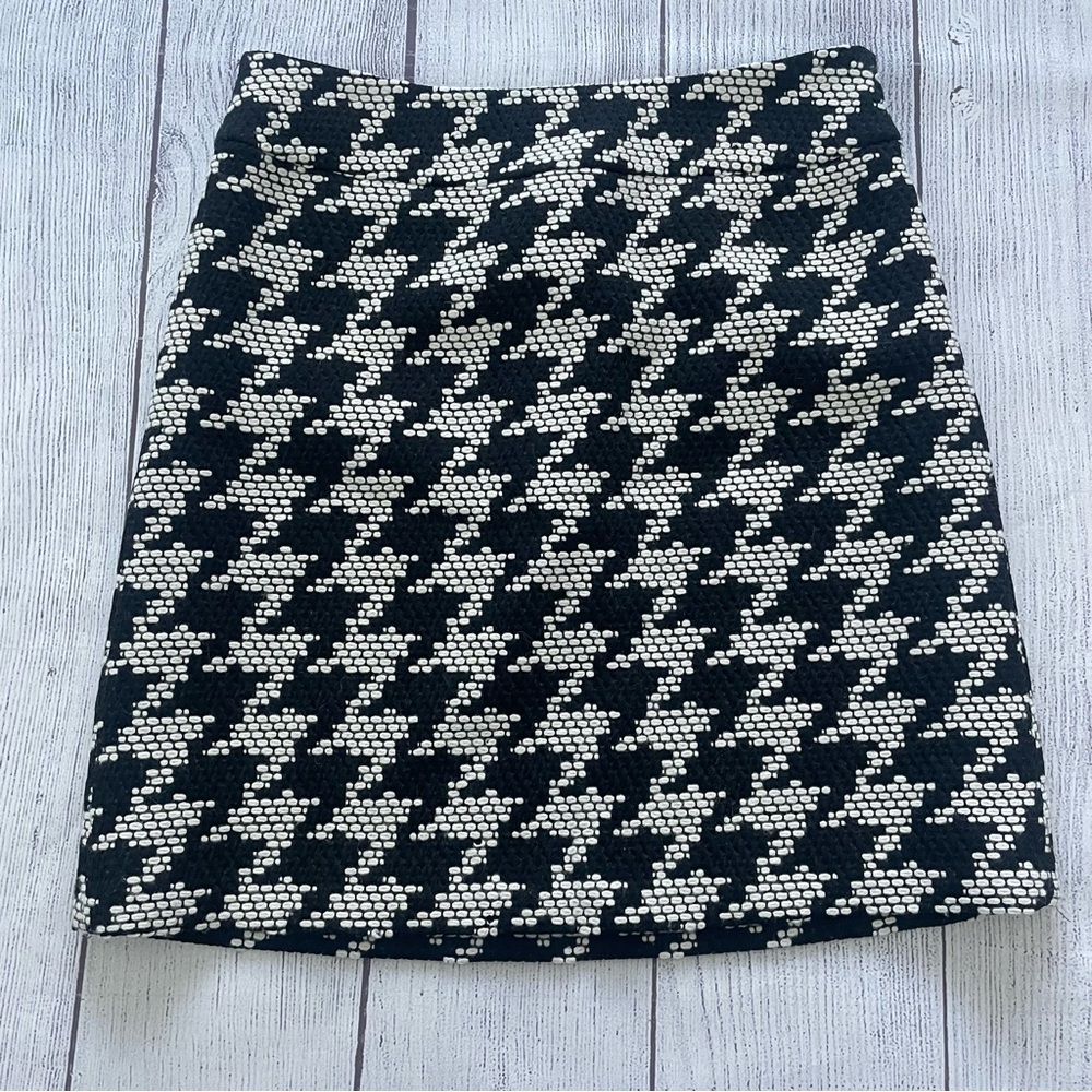 Talbots Classic Black and Cream Houndstooth Wool Blend Lined Skirt Size 8